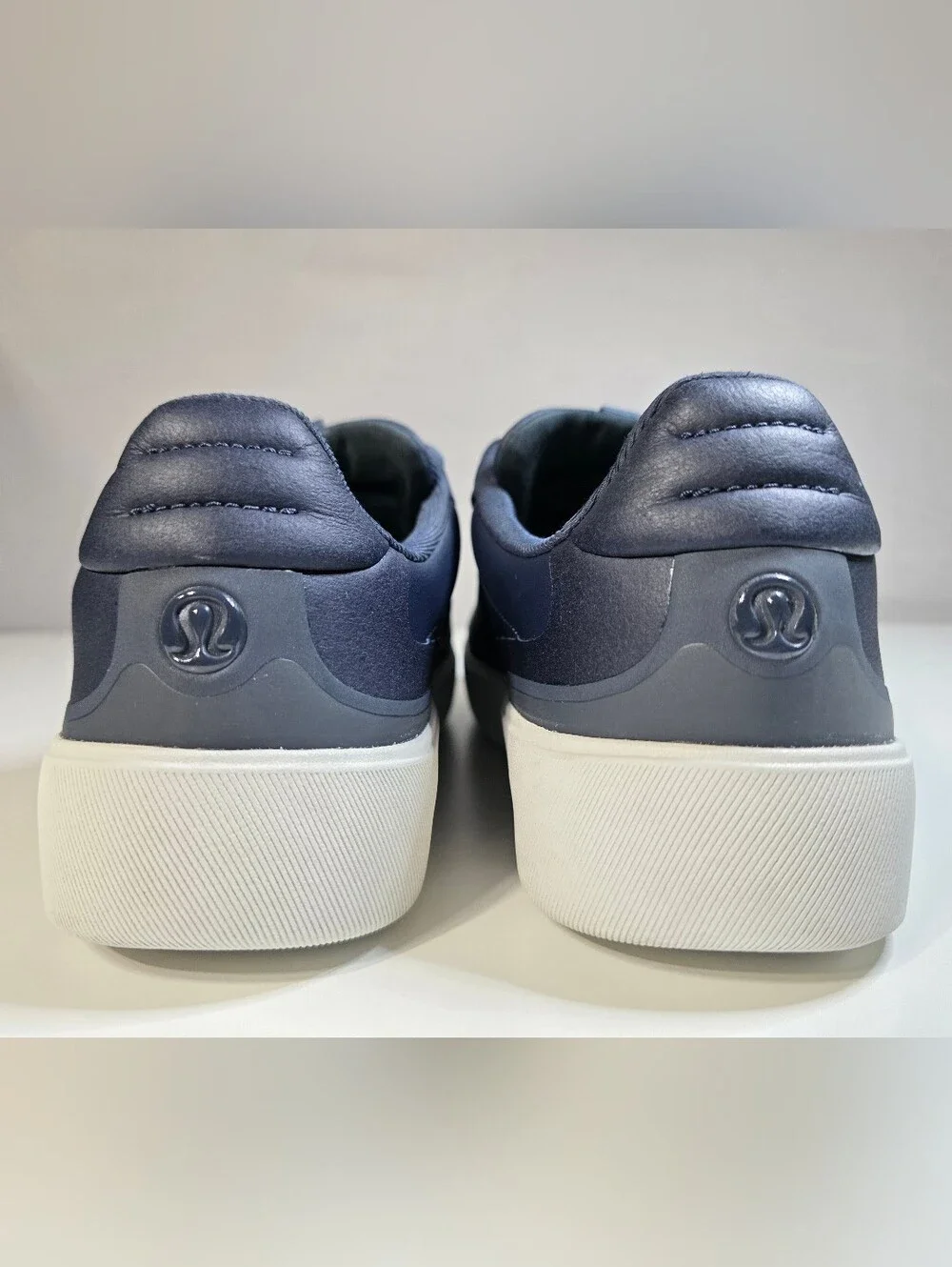 Lululemon Cityverse Navy Blue Size 10 Men
